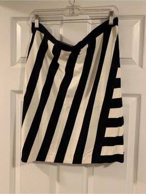 Banana Republic Black and White Striped Pencil Skirt